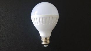 LED塑料球泡B款 LED球泡灯 9w 塑料节能球泡灯泡 E27B22led室内照明