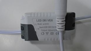 LED球泡燈系列 批發(fā)led驅(qū)動電源LED外置電源300M吸頂燈驅(qū)動電源廠家直銷