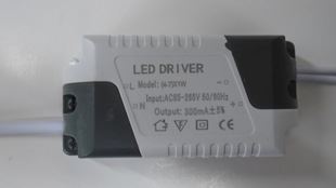 LED球泡燈系列 批發(fā)led驅(qū)動電源LED外置電源300M吸頂燈驅(qū)動電源廠家直銷