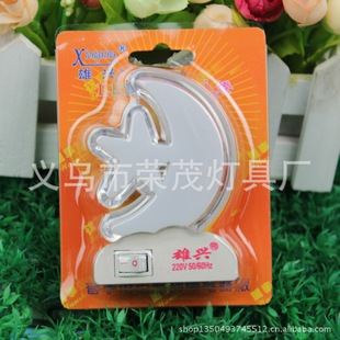 LED七彩插電小夜燈 廠家批發(fā)月亮形小夜燈LED燈卡通禮品燈插電小夜燈地?cái)傌浽磁l(fā)