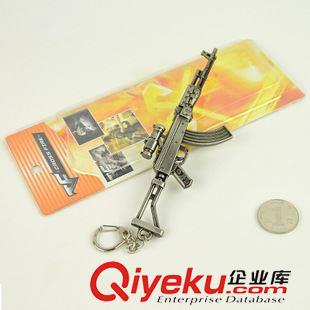 新品上架 穿越火線合金槍玩具混款 合金CF武器槍鑰匙扣 軍事模型玩具批發(fā)