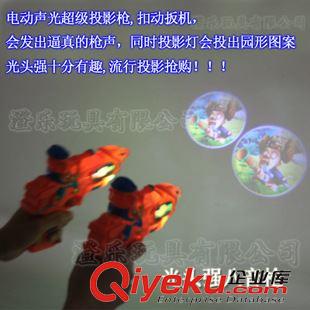 热销产品 玩具批发动漫周边热销光头强电动八音枪投影光头强玩具sq影视