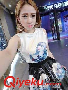 女士休閑套裝 2015夏新款美女?dāng)?shù)碼印花T恤+印花復(fù)古蓬蓬半身裙套裝兩件套原始圖片3