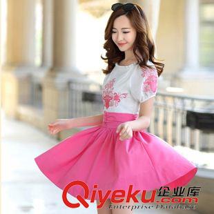 4月{dy}期 2015夏季女裝新款圓領(lǐng)短袖雪紡連衣裙女韓版修身刺繡女裝裙子批發(fā)原始圖片2