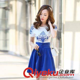 4月{dy}期 2015夏季女裝新款圓領(lǐng)短袖雪紡連衣裙女韓版修身刺繡女裝裙子批發(fā)原始圖片3