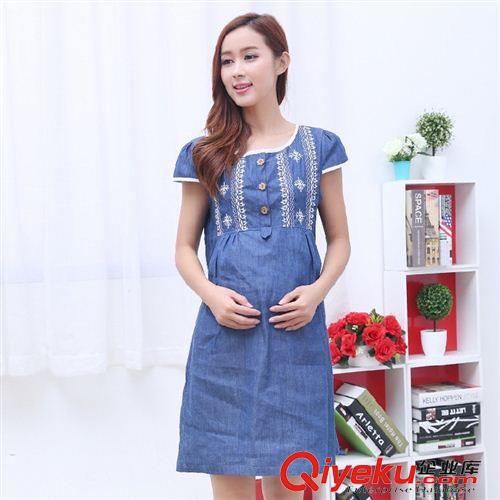 孕婦裝 實(shí)拍8033#新品孕婦裝 牛仔棉 繡花 孕婦連衣裙短袖時尚韓版孕婦裙原始圖片2
