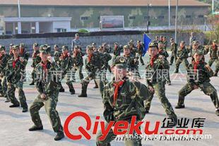 迷彩服 供應(yīng)迷彩服 戶外運(yùn)動(dòng)服 軍訓(xùn)服 耐磨軍迷作訓(xùn)服 可按要求生產(chǎn)