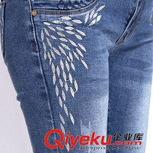 牛仔長(zhǎng)褲 實(shí)拍2015春夏韓版中腰水洗女式牛仔褲 刺繡修身牛仔鉛筆褲小腳褲原始圖片3