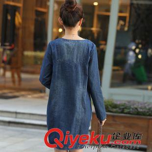 胖mm      孕婦裝 韓國(guó)胖mm大碼中長(zhǎng)款打底孕婦裙 寬松學(xué)院風(fēng)圓領(lǐng)長(zhǎng)袖牛仔連衣裙女原始圖片3
