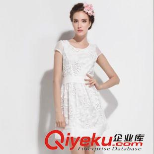 2015.5月新上 歐洲站2015春夏新款女裝 歐美時(shí)尚氣質(zhì)修身圓領(lǐng)七分袖印花連衣裙