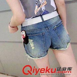 牛仔短褲 歐洲站夏季新款時尚破洞毛邊休閑短褲 重工釘珠米奇貼標牛仔短褲原始圖片3