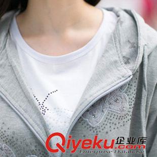 【女式休閑套裝】 實(shí)拍2015秋裝新款韓版蝴蝶印花燙鉆女裝休閑運(yùn)動(dòng)三件套套裝女原始圖片2
