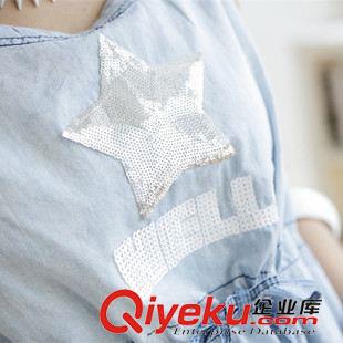 新品連衣裙 2015春夏韓國(guó)代購(gòu)新款牛仔拼接亮片抽繩收腰無(wú)袖百褶雪紡連衣裙
