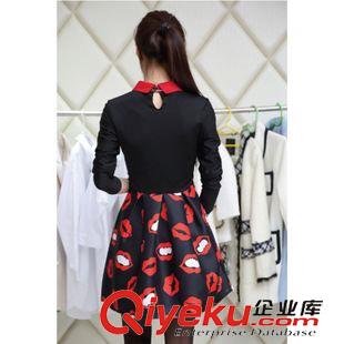 8月25日 2015秋冬新款女裝修身顯瘦長(zhǎng)袖紅唇印花大擺收腰連衣裙原始圖片3