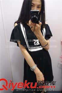 8月15新款 夏季新品 香港IT旗下 新款 學(xué)院風(fēng)漏肩寬松純棉女士連衣裙中長裙原始圖片3