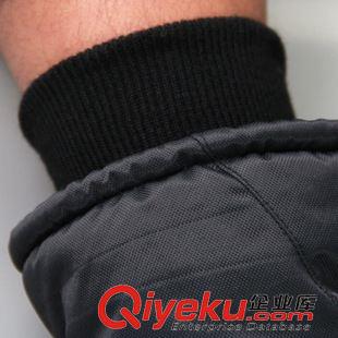 保暖手套 批發(fā)新款滑雪手套 騎行用品 男士冬戶外時尚加厚保暖手套廠家直銷原始圖片3