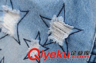 6~8~ 15韓國官網(wǎng)同款 韓版小清新破洞刺繡五星毛邊 牛仔短褲 熱褲批發(fā)原始圖片3