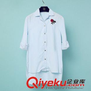 第七期 2015夏秋新品女士襯衣 時(shí)尚藍(lán)色玫瑰肩膀繡花襯衫女 韓版小清新原始圖片3
