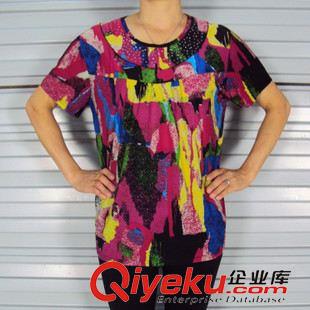 阿姨短袖衫 地攤熱賣中老年服裝花色阿婆衫 老年媽媽裝夏季低價短袖t恤批發(fā)
