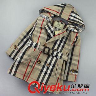 秋冬季風(fēng)衣 外貿(mào)童裝批發(fā) 新款B家女童帶帽雙排扣格子風(fēng)衣外套 經(jīng)典格子風(fēng)衣原始圖片3