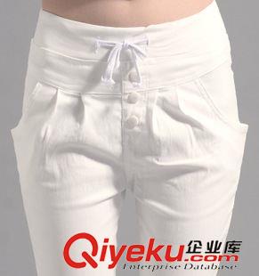 春夏女式休閑褲 實(shí)拍2015韓版大碼排扣小腳哈倫褲女褲白色時(shí)尚系帶休閑褲長褲原始圖片3