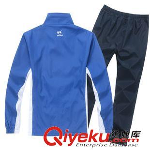 情侶套裝 2015春裝熱賣新品情侶套裝 男女運(yùn)動套裝批發(fā)訂做 量大從優(yōu)原始圖片3