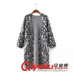 21-25新品 MI秋季女裝新品開衫 滿身豹紋圖案長(zhǎng)袖兩口袋毛衣