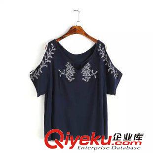 T恤 XZ33-0305工廠直銷刺繡印花圓領(lǐng)露肩短袖女士T恤