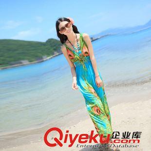 冰絲料連衣裙 現(xiàn)貨供應(yīng)地攤熱賣貨源彩腰V領(lǐng)連衣裙冰絲無袖印花波西米亞長裙女原始圖片3