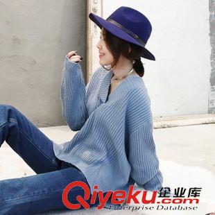 9月15日NEW 15秋季新款 韓國東大門復(fù)古V領(lǐng)寬松套頭藍(lán)色開叉百搭針織毛衣女