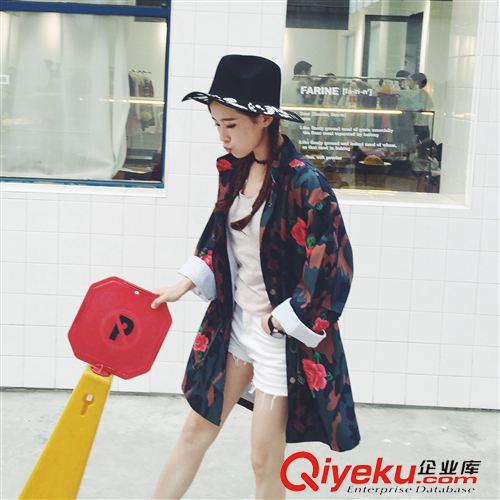 中長(zhǎng)款風(fēng)衣外套 15秋季新款 韓國(guó)東大門復(fù)古玫瑰花印花寬松中長(zhǎng)款顯瘦風(fēng)衣外套原始圖片2