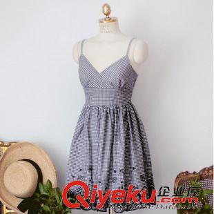 06月11日新款 2014夏韓版新款女裝 甜美格子裙擺刺繡松緊胸圍吊帶大擺連衣裙原始圖片2