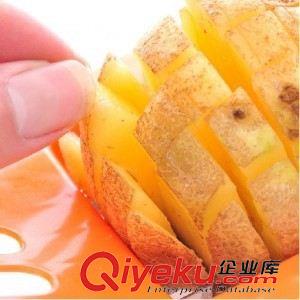 萌尚廚房家居 創(chuàng)意家居 輕松土豆切片器 切土豆器 廚房用具多用途切片器原始圖片2
