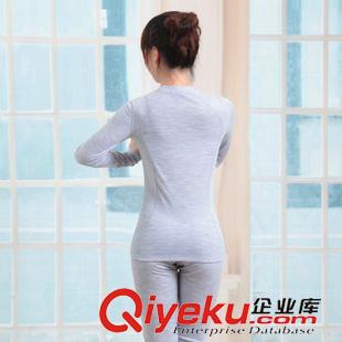 男女羊毛內(nèi)衣系列 2015熱賣新品 供應(yīng)塑身女士內(nèi)衣 修身款保暖純色保暖衣套裝