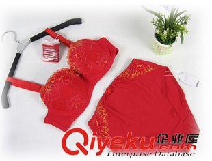 孕婦文胸 內(nèi)褲 孕婦哺乳內(nèi)衣套裝 韓版大紅蕾絲三排扣孕婦哺乳文胸短褲 哺乳胸罩原始圖片3