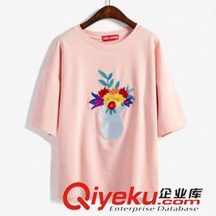 5月 上旬新款 2015韓國(guó)東大門新款女裝韓版花朵刺繡寬松圓領(lǐng)休閑短袖T恤創(chuàng)意款原始圖片2