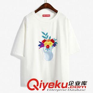5月 上旬新款 2015韓國(guó)東大門新款女裝韓版花朵刺繡寬松圓領(lǐng)休閑短袖T恤創(chuàng)意款原始圖片3