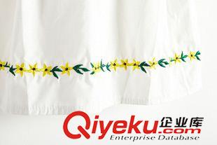 5月下旬新款 2015韓國東大門韓版女裝刺繡小花松緊腰民族風(fēng)百搭半身裙短裙女批