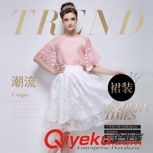夏季新品7月03 7311夏裝新款民族風繡花修身短袖女T恤  女式刺繡上衣批發