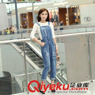 牛仔背帶褲 實拍 2015時尚磨破撞色背帶牛仔褲直 筒長褲女7886原始圖片2