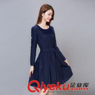 8月2期 實(shí)拍2015秋季棉麻連衣裙長袖中長款蕾絲繡花拼接修身亞麻連衣裙女原始圖片3