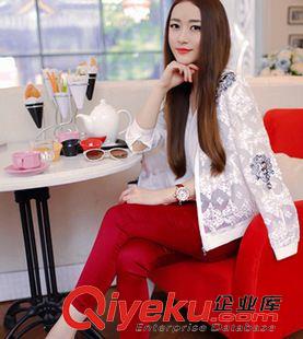 2015時尚套裝 歐洲站夏裝新款時尚白襯衣性感提臀紅色七分褲休閑套裝女原始圖片3