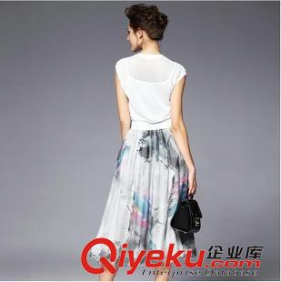 連衣裙 夏裝長(zhǎng)裙兩件套 修身大擺復(fù)古水墨印花真絲連衣裙原始圖片2